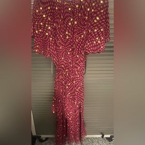 Ruffle detail. Scoop Line.